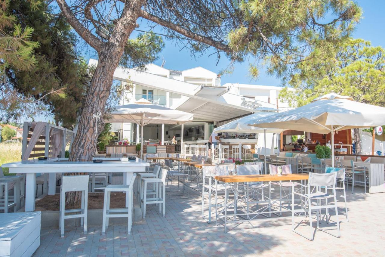 Vertigo Seaside Apartments Nikiti  Eksteriør billede