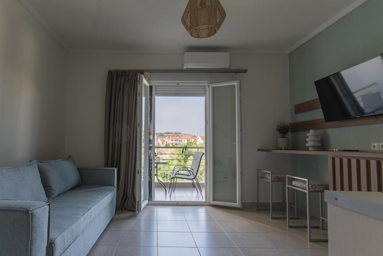 Vertigo Seaside Apartments Nikiti  Eksteriør billede