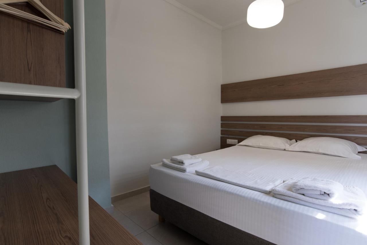 Vertigo Seaside Apartments Nikiti  Eksteriør billede