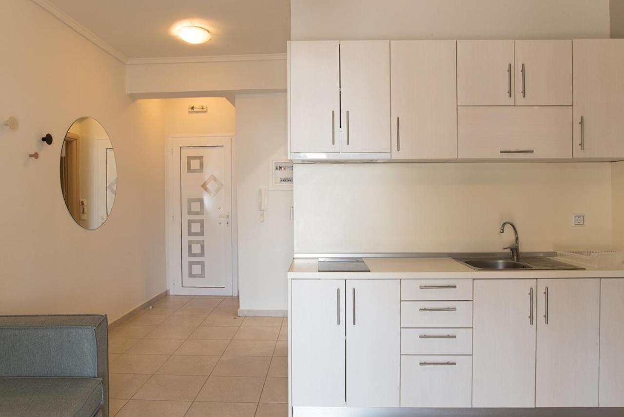Vertigo Seaside Apartments Nikiti  Eksteriør billede