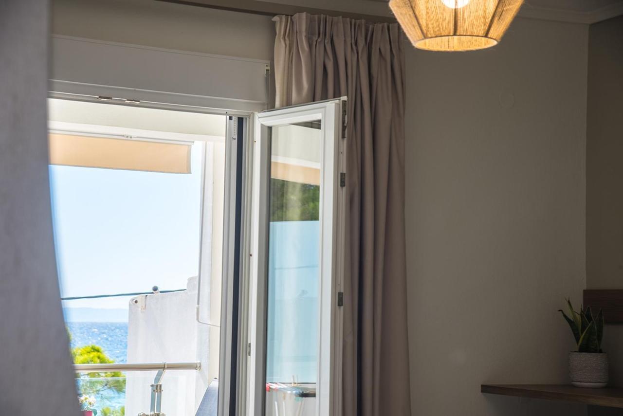 Vertigo Seaside Apartments Nikiti  Eksteriør billede