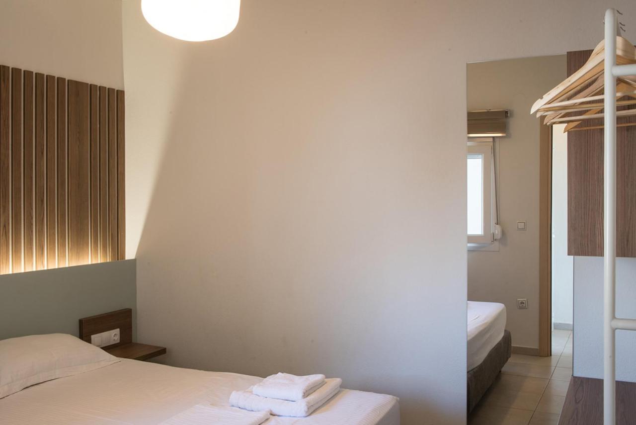 Vertigo Seaside Apartments Nikiti  Eksteriør billede